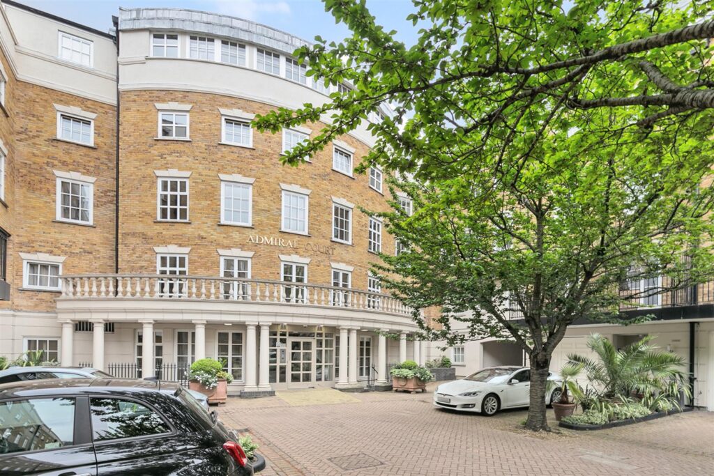 Entrance Admiral Court, Admiral Square, Chelsea Harbour, London, SW10 0UU